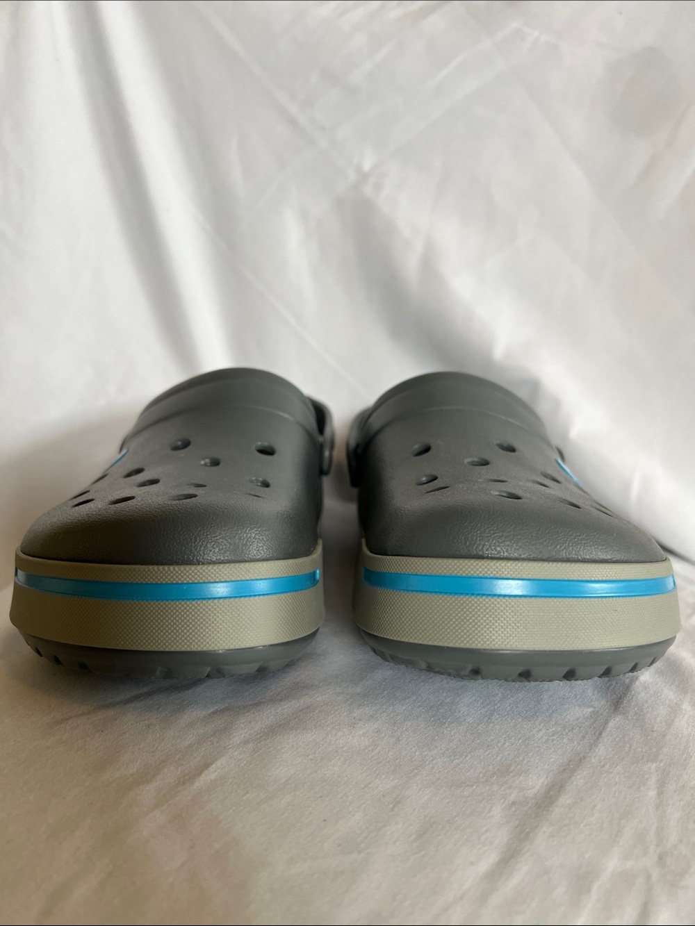 Mens Gray Waterproof Clogs with Light Blue Trim New Without Tags Never Worn - Picture 4 of 6